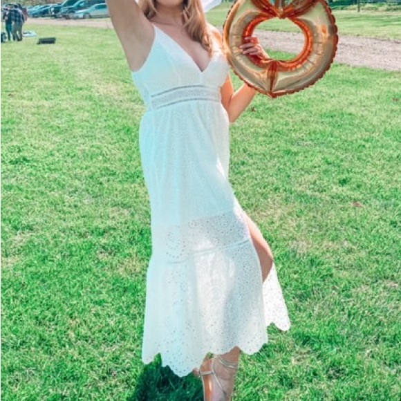 Women's Embroidery Pearl Button Down Dress V Neck Spaghetti Strap Maxi Dress - Picture 3 of 5